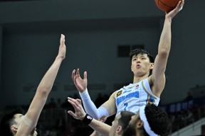 包含今晚体能课后，多伦多猛龙刷新队史纪录备战CBA常规赛，赛场秩序良好，年轻球员得到机会的词条爱游戏平台